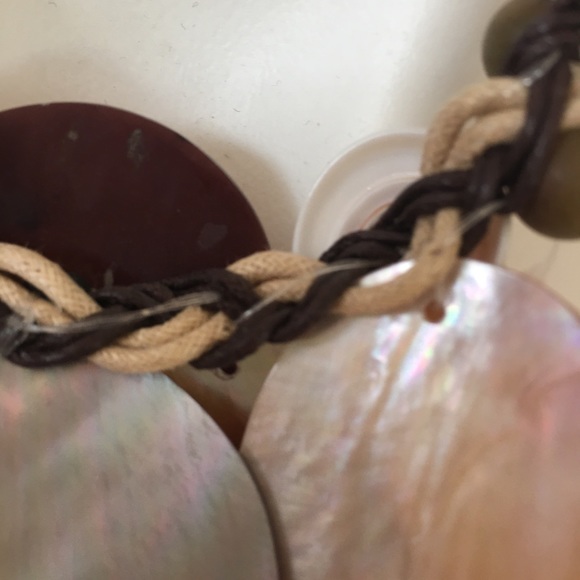 Beautiful handmade seashells necklace - Picture 8 of 15